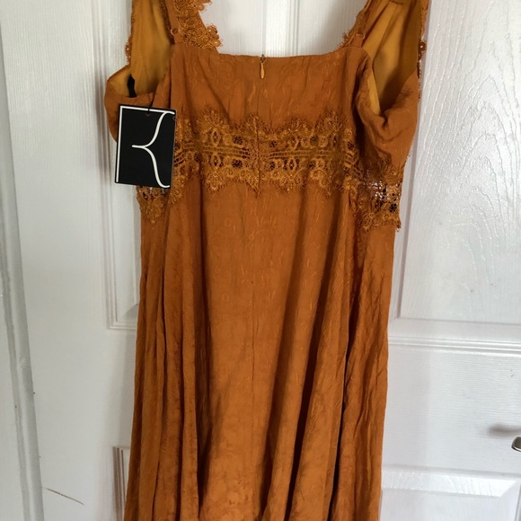 SOLD - Picture 3 of 7